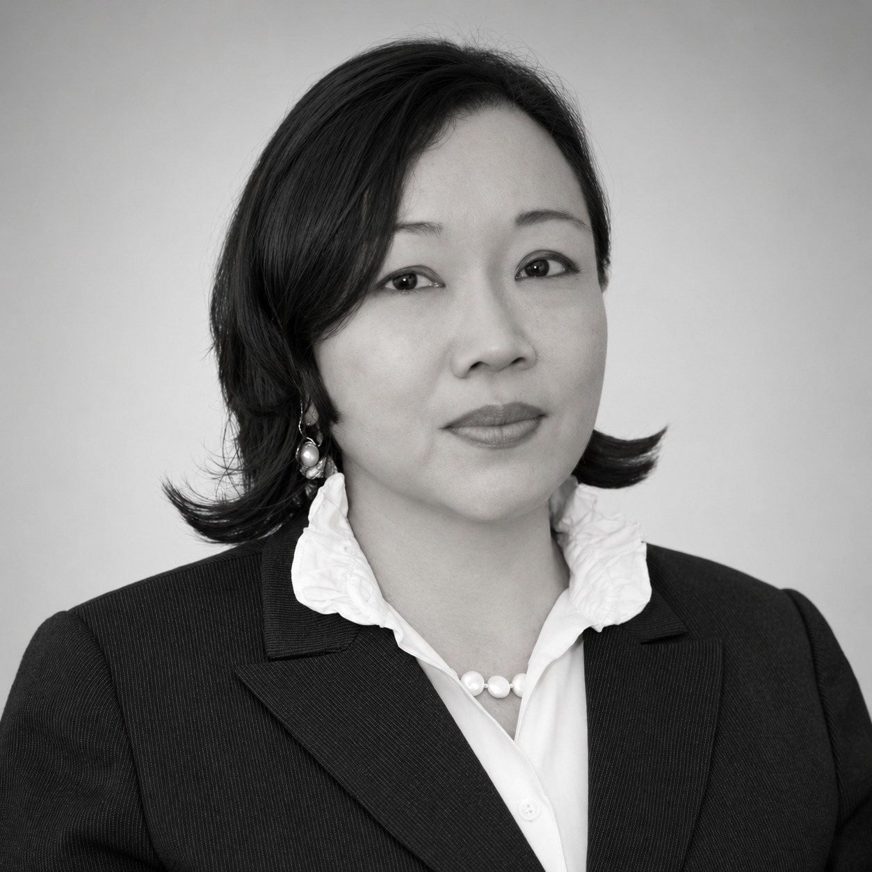 Elena Rodríguez Cheung, Abogada y Notario Público